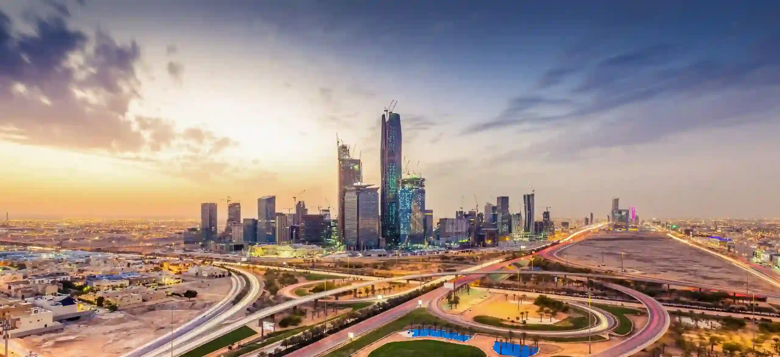 حلول قانونية استراتيجية لأعمال أكثر استقراراً